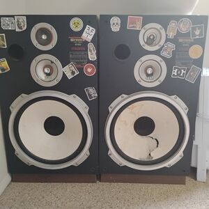 Fisher Vintage Black and White Speakers